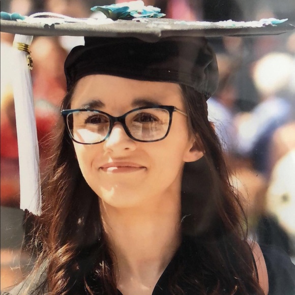 Meet your Posher, Alexandra - Picture 1 of 1